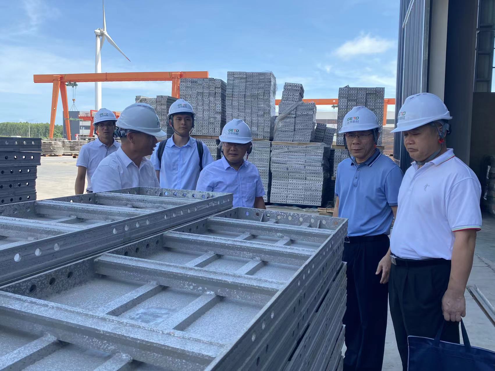 林剛副局長前往臨高金牌港對裝配式建筑預制構件生產企業開展調研